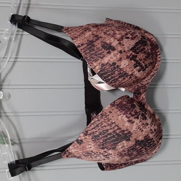 PINK Victoria's Secret Wear Everywhere Push-Up Bra - Picture 2 of 10